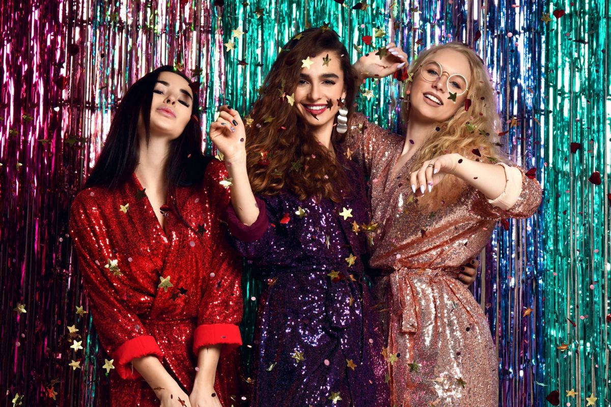 Les 6 robes à sequins incontournables pour illuminer vos soirées ! 38 robes-a-sequins