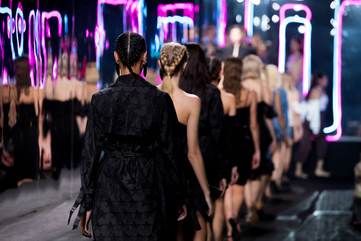 Que faut-il savoir sur la fashion week haute couture printemps-été en 2024 ? 16 fashion week haute couture printemps-été