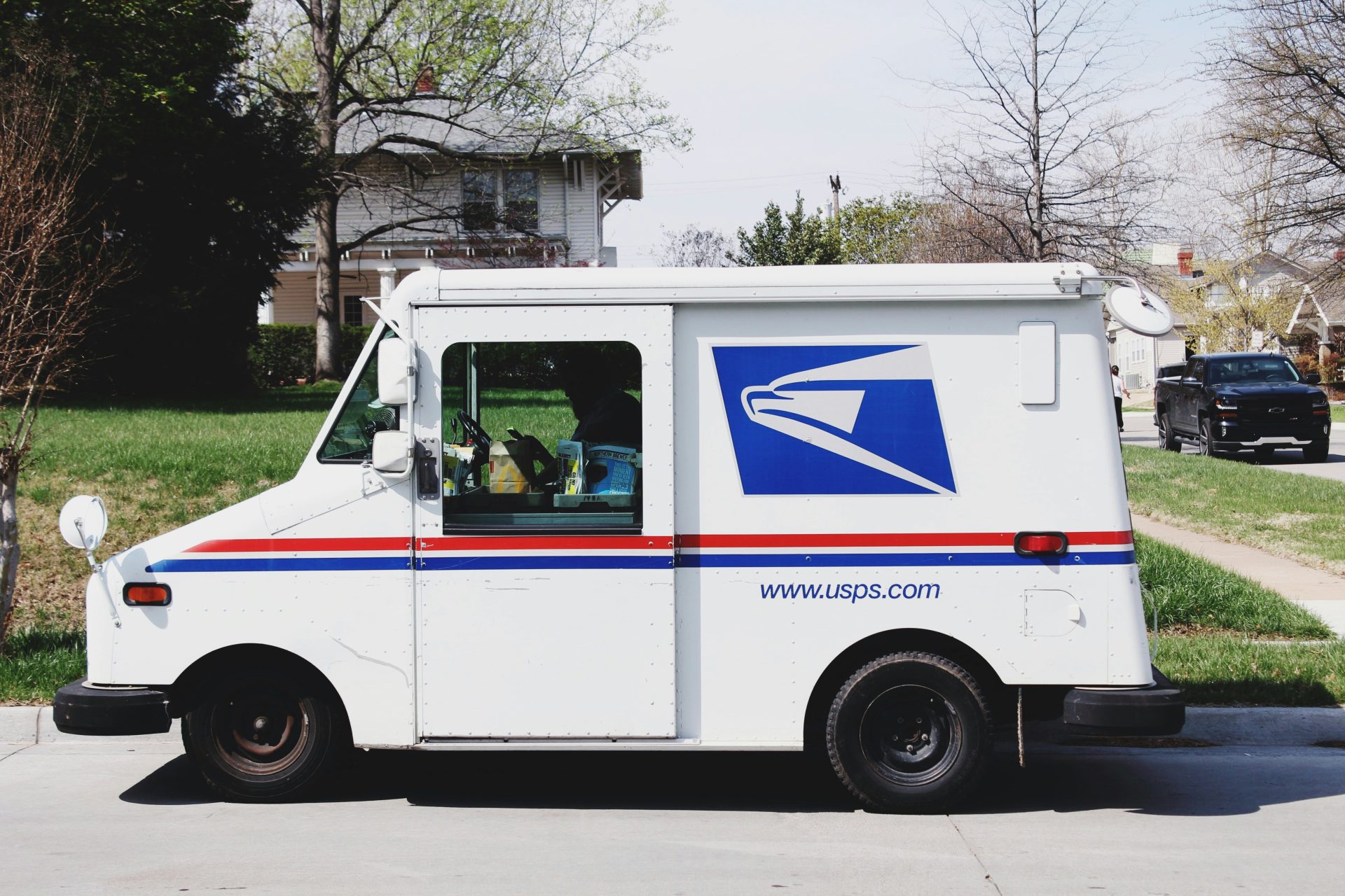 Comment accéder à sa boîte mail Yahoo ? 3 connectez-vous à votre compte yahoo mail avec vos identifiants de connexion et accédez à vos courriers électroniques, vos contacts et vos calendriers facilement et rapidement.