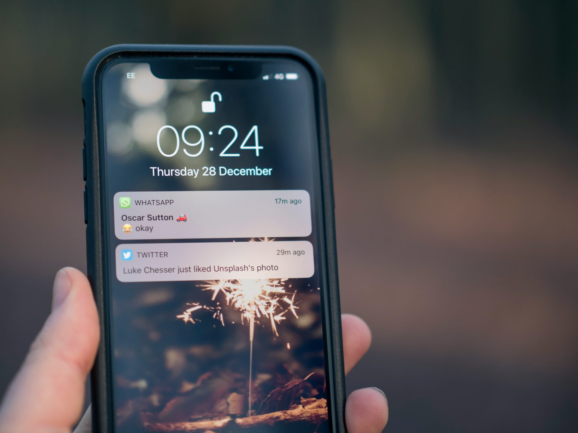 envoyez des vœux d'anniversaire spéciaux avec whatsapp birthday et partagez des moments de joie avec vos proches grâce à des messages personnalisés, des images amusantes et des vidéos festives.