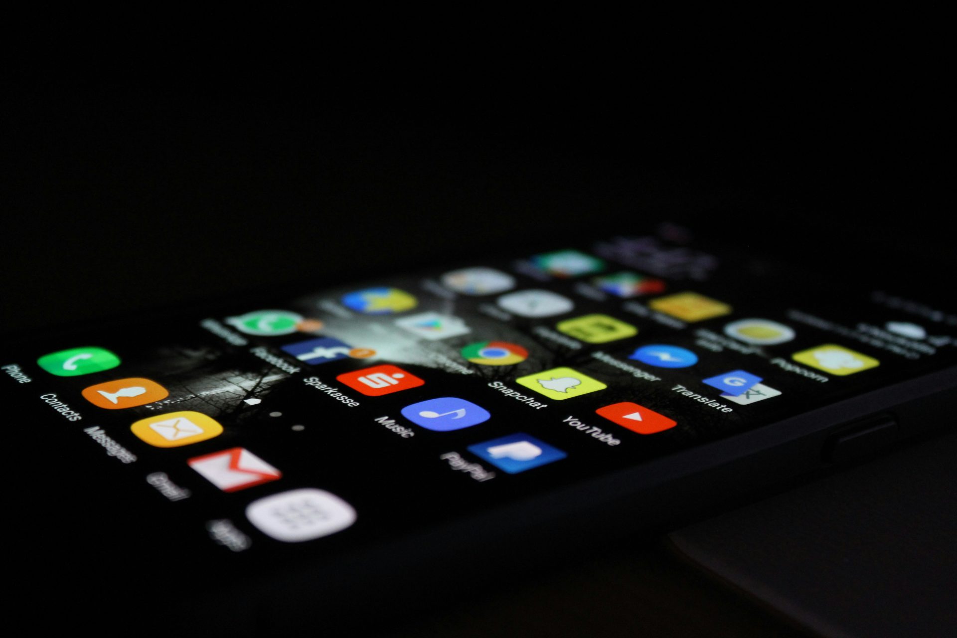 service de réparation d'écran de téléphone pour tous les modèles. expertise rapide et fiable pour redonner vie à votre smartphone. contactez-nous pour un devis gratuit !