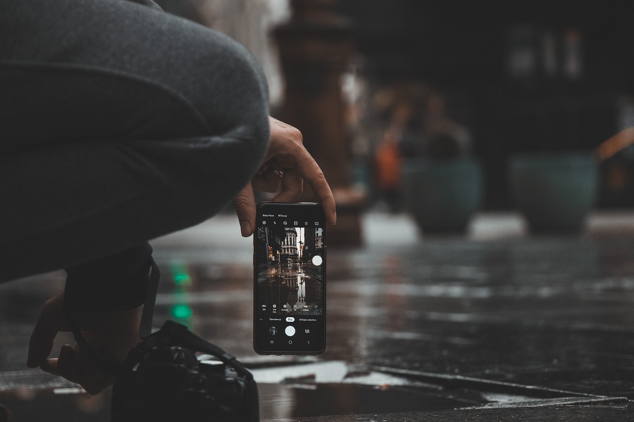 découvrez les meilleures techniques et astuces pour la photographie smartphone, améliorez vos clichés et capturez des moments exceptionnels avec votre mobile.