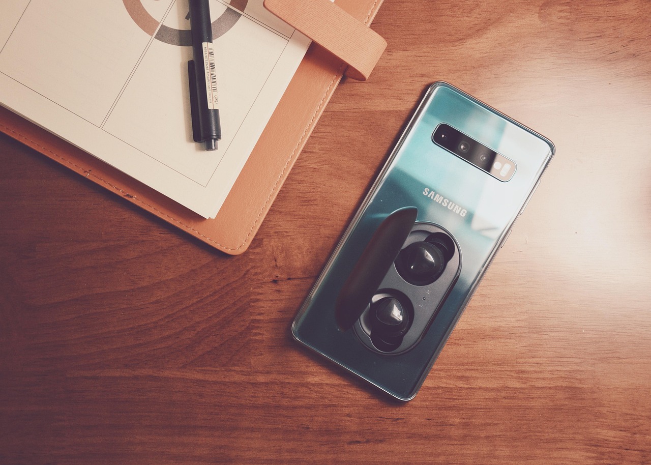 découvrez les spécifications complètes du samsung galaxy a14 : performances, caméra, batterie et fonctionnalités clés pour un smartphone performant et abordable.