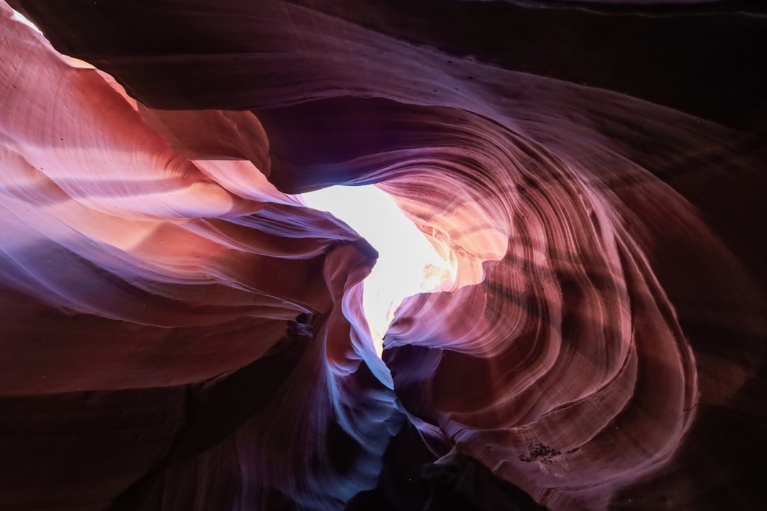 découvrez les causes courantes des fuites et comment les réparer efficacement pour éviter les dégâts et économiser de l'argent.