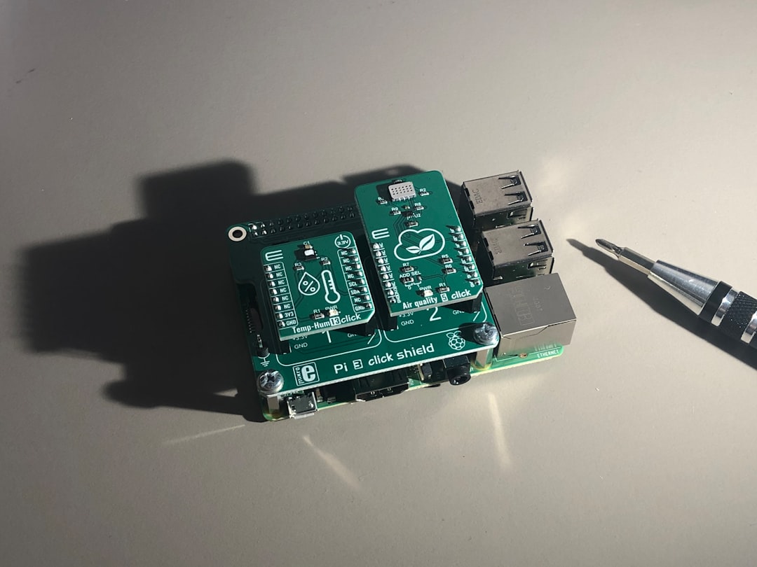 découvrez comment programmer efficacement le raspberry pi pico 2 grâce aux meilleurs environnements de développement intégrés (ide) pour tirer le meilleur parti de votre microcontrôleur.