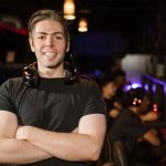 découvrez combien gagnent les streamers twitch, les différentes sources de revenus et les facteurs influençant leurs gains sur la plateforme de streaming en direct.